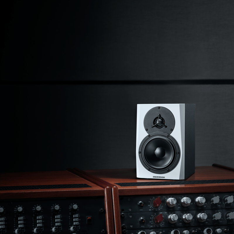 Dynaudio LYD 5 - White - 02-1